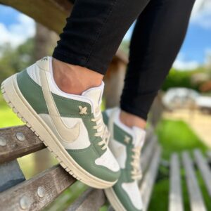 NIKE DUNK LOW