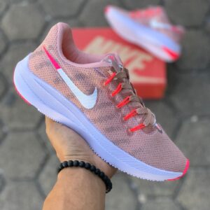 NIKE VOMERO