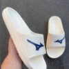 SLIDE MIZUNO BCO E AZUL MARINHO