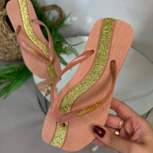 HAVAIANAS VOLGA NUDE E DOURADO